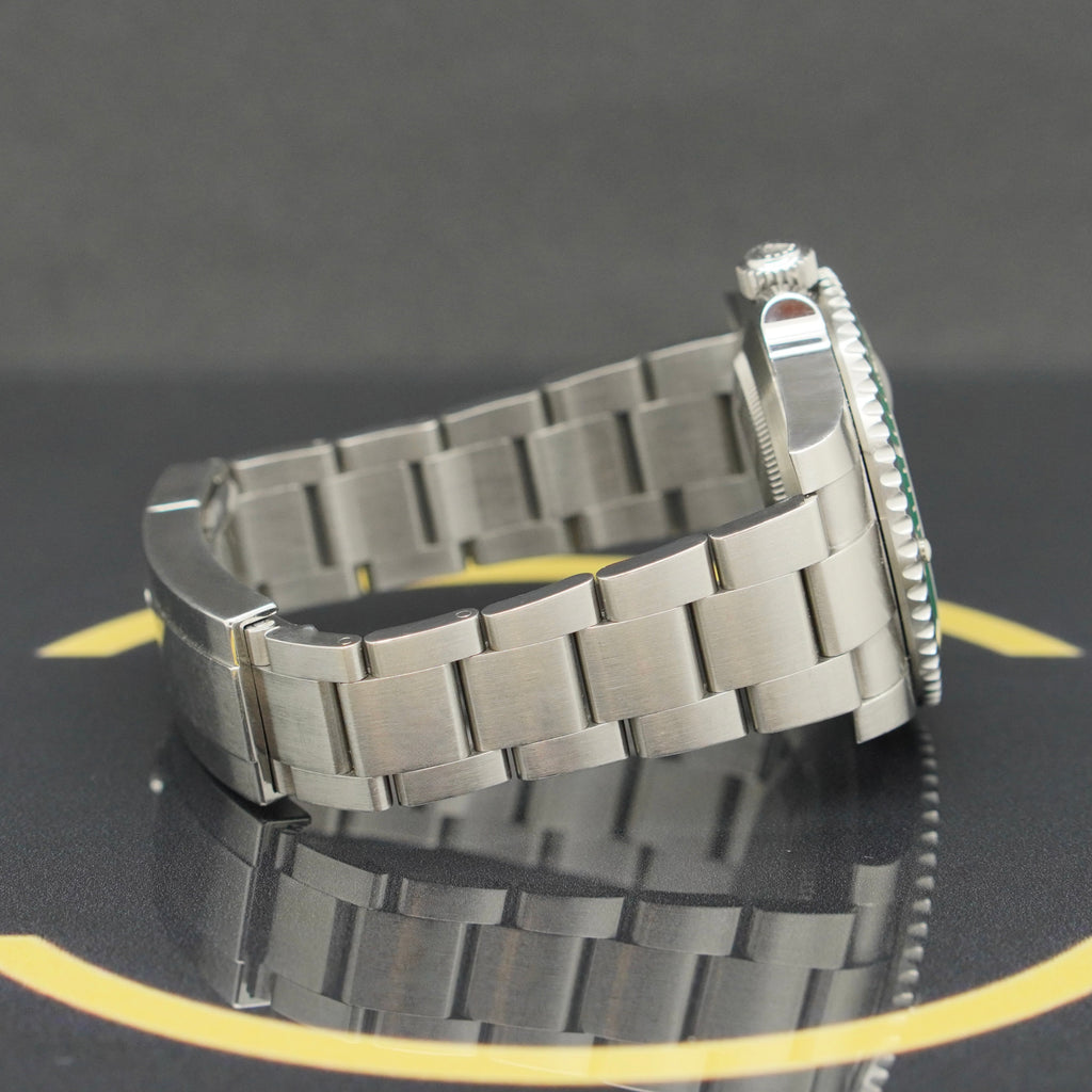 Rolex Submariner Date 40 "Hulk"- 116610LV - 2016 - Fullset